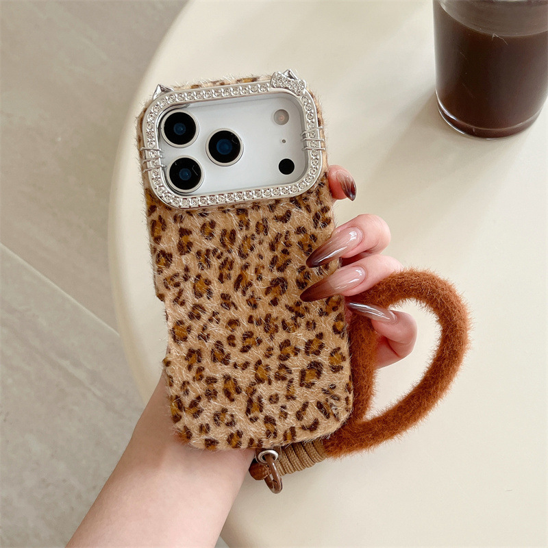 Phone Cases 13 - حافظة هاتف فاخرة مرصعة بالألماس بنقشة
